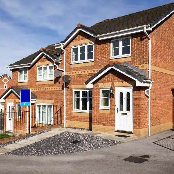Scenarios 4 Image of UK home - Faulkners scenarios Cirencester